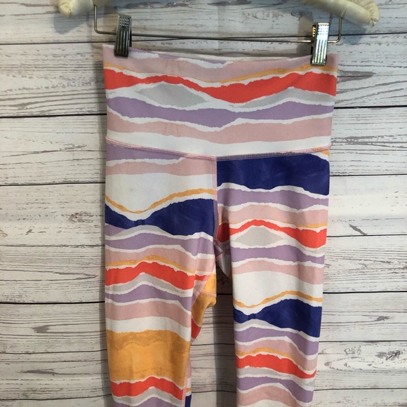 Lululemon True Self Crop Bleacher Stripe Iris - Picture 3 of 5